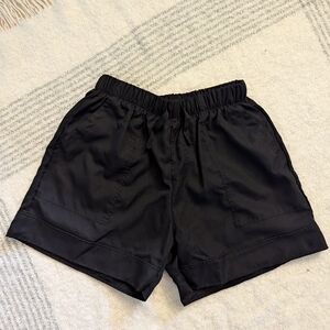 New Never Worn Cotton Shorts With Pockets Size Medium With Drawstring